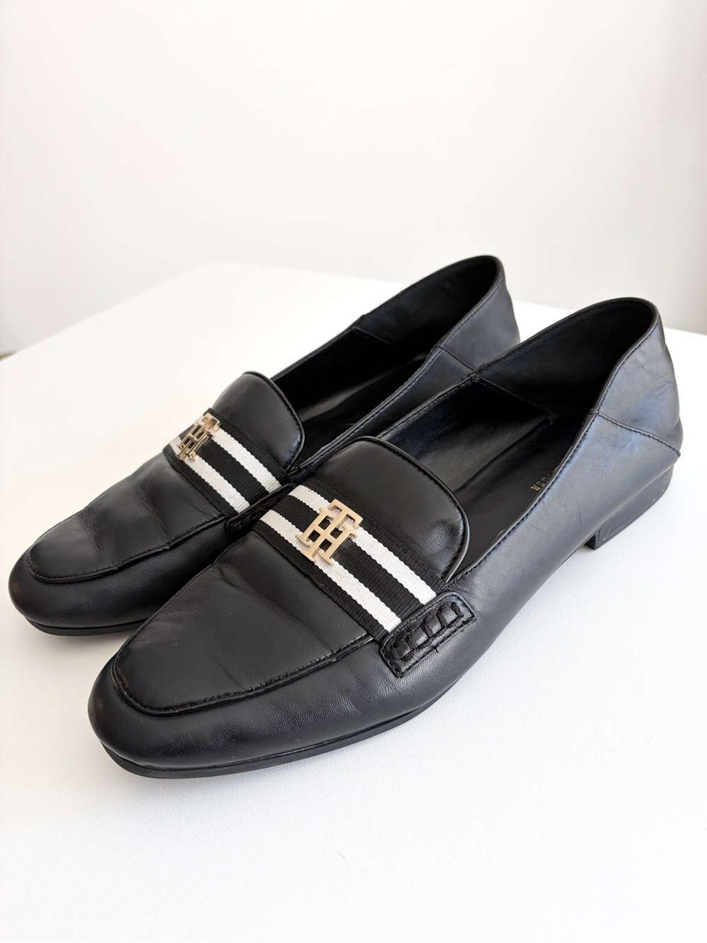 Tommy Hilfiger Leather Loafers - Academia Preppy - Size 10